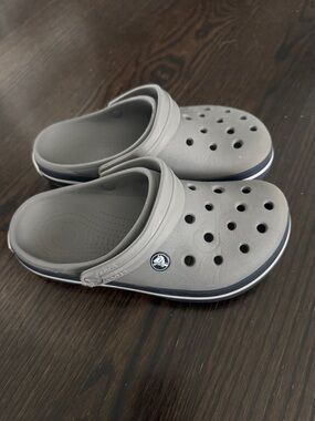 CROCS Classic Clog in Light Gray with Navy Accent